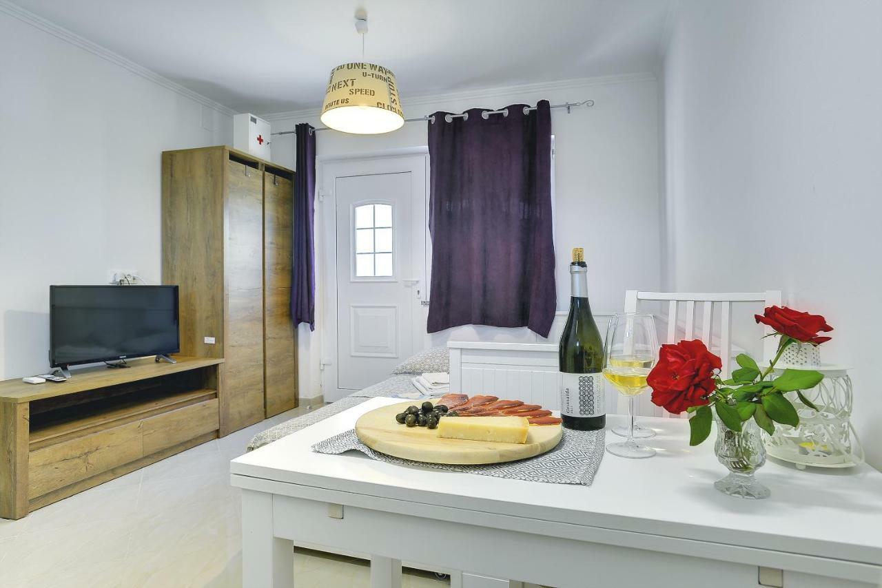 Diegos Apartments プーラ エクステリア 写真